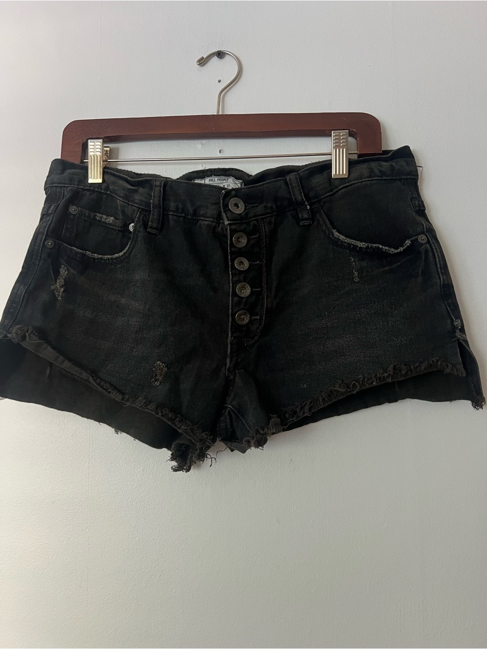 Free People Women’s Festival Black Distressed Button-Fly Denim Shorts, size 27